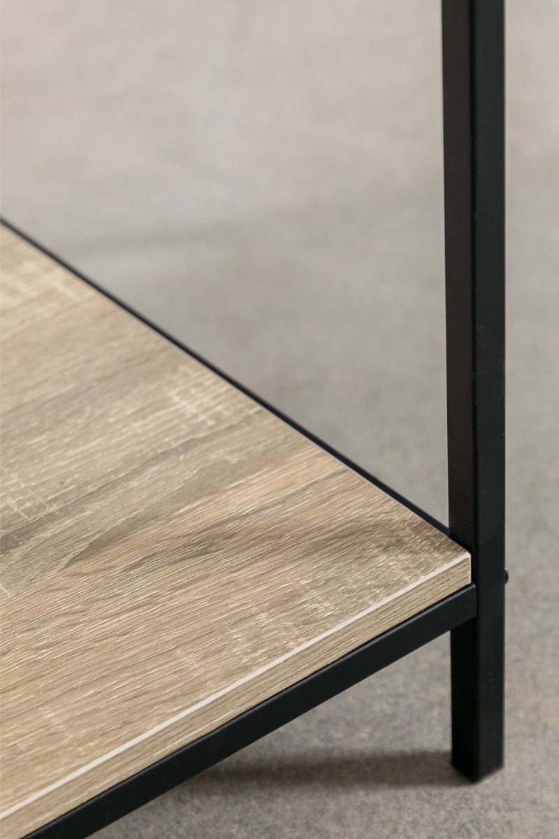 Optimiza tu espacio con el Perchero Vexa de Jameos Estudio: estructura de hierro, dos baldas de madera, estilo industrial. ¡Descúbrelo ahora!