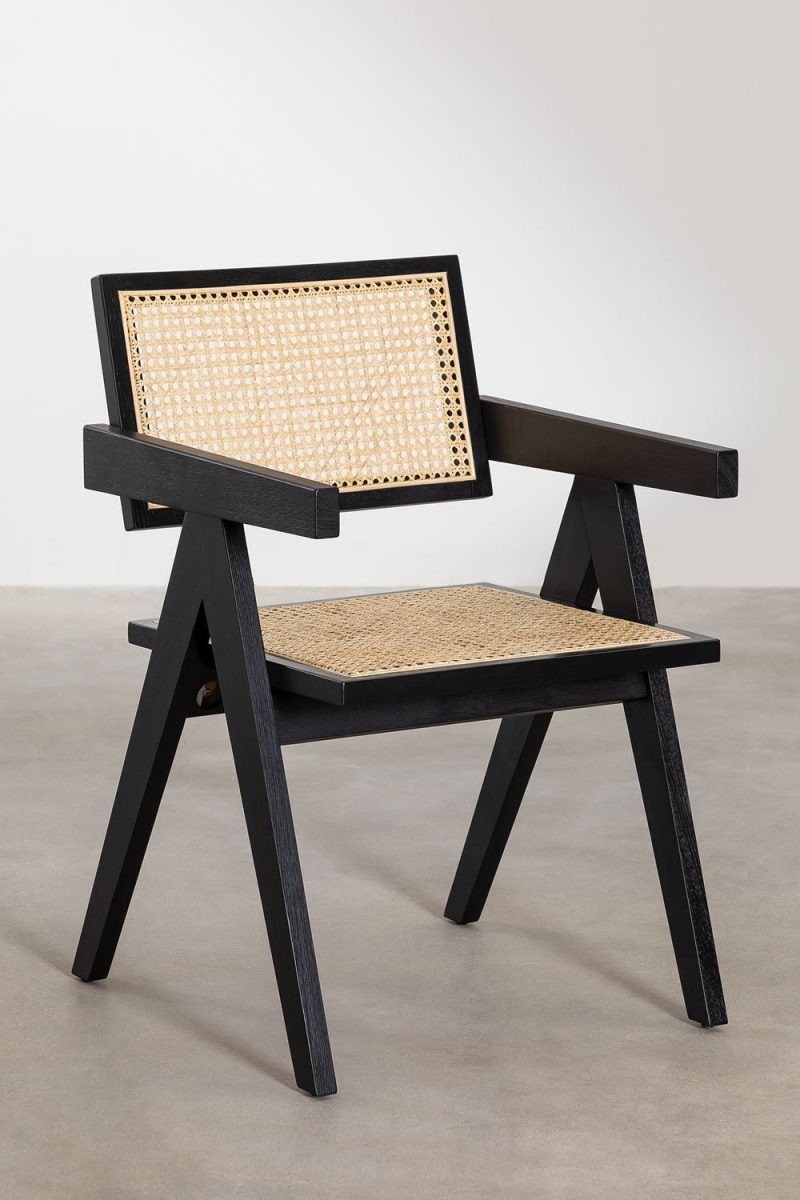 Transforma tu hogar con la elegante Silla de Comedor en Ratán de Jameos Estudio. Estilo vintage, confort excepcional. ¡Descúbrela ahora!