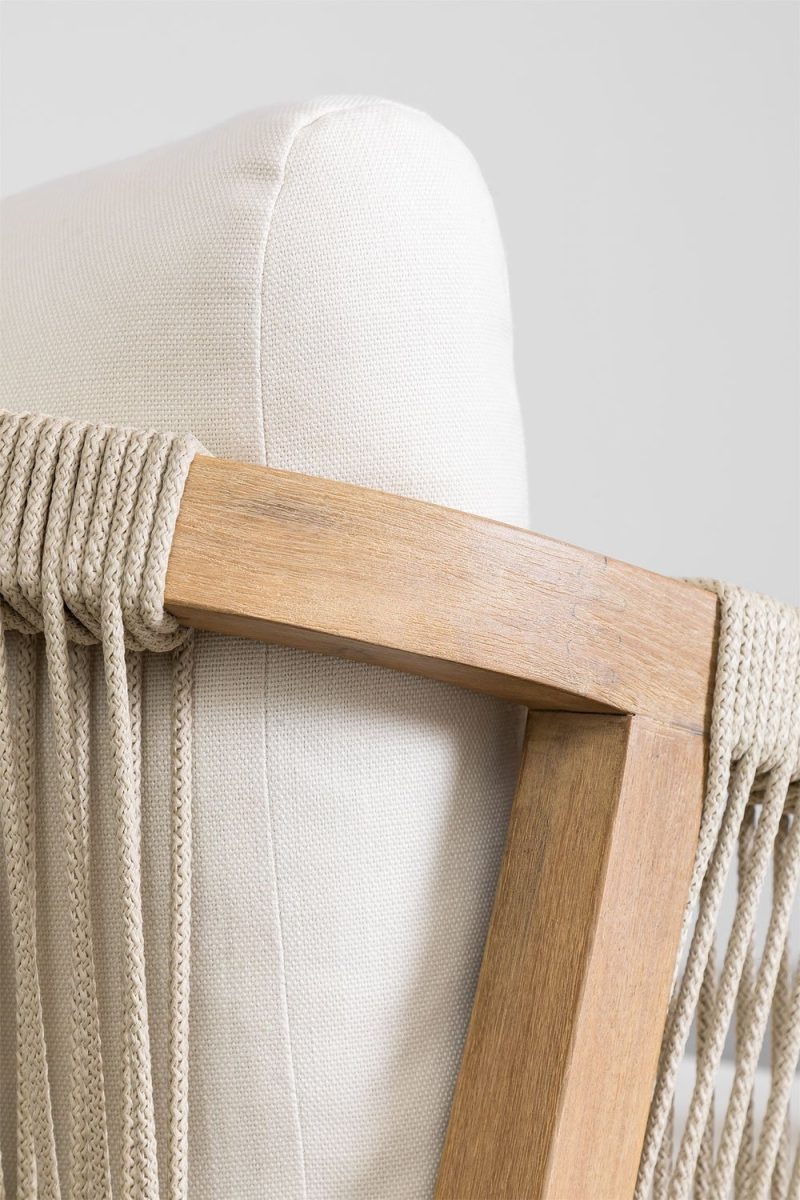Experimenta el confort exterior con nuestro Sillón de Jardín en Madera de Acacia Nook. Elegancia duradera para tu espacio al aire libre. ¡Descúbrelo en Jameos Estudio!