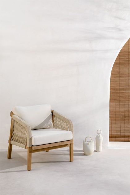 Experimenta el confort exterior con nuestro Sillón de Jardín en Madera de Acacia Nook. Elegancia duradera para tu espacio al aire libre. ¡Descúbrelo en Jameos Estudio!