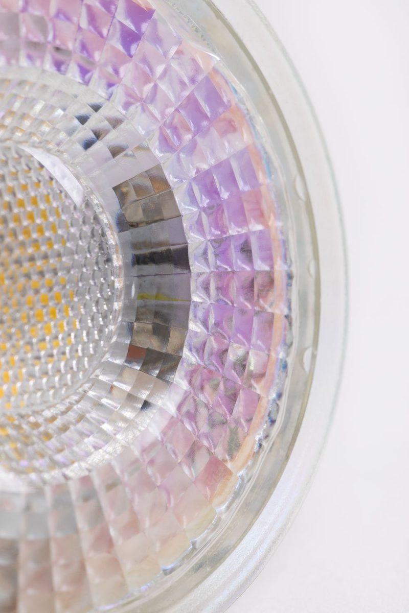 Experimenta la eficiencia y elegancia con la Bombilla LED GU10 7W de Jameos Estudio. Ahorro energético del 80-90%. Combínala con estilo en nuestra web.