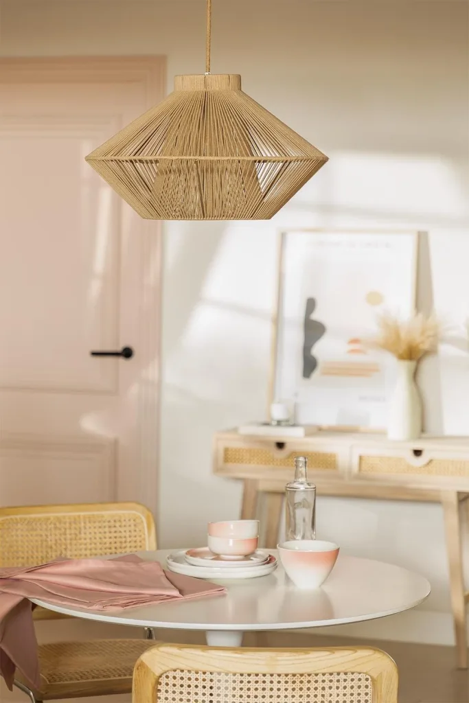 Descubre la Lámpara Xae: Iluminación cálida y natural para interiores. Diseño canario único. ¡Ilumina con estilo, ilumina con Jameos Estudio!
