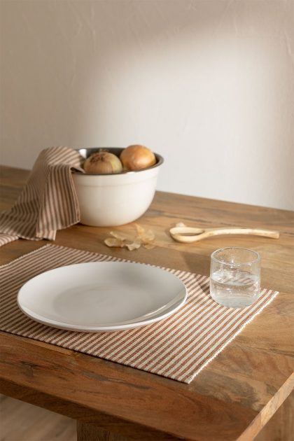 Viste tu mesa con elegancia con el Mantel Individual en Algodón Zireth de Jameos Estudio. Suave, duradero y estilizado. ¡Consíguelo ahora!
