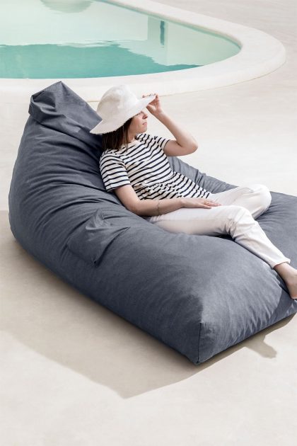 Experimenta la comodidad al aire libre con el Puff Zelix de Jameos Estudio. Resistente, lavable y diseñado para tu espacio. ¡Transforma con estilo!