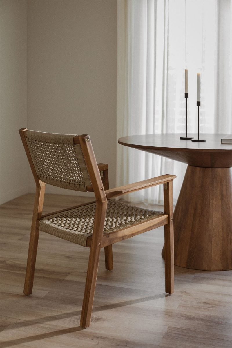 Descubre la Silla de Comedor Vortex: elegancia en madera de acacia con diseño único. Combina estilo y comodidad en tu hogar con Jameos Estudio.