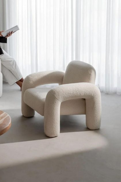 Descubre el Sillón en Borreguito Vex de Jameos Estudio: elegancia, comodidad y diseño vanguardista para tu hogar. ¡Hazlo tuyo hoy mismo!