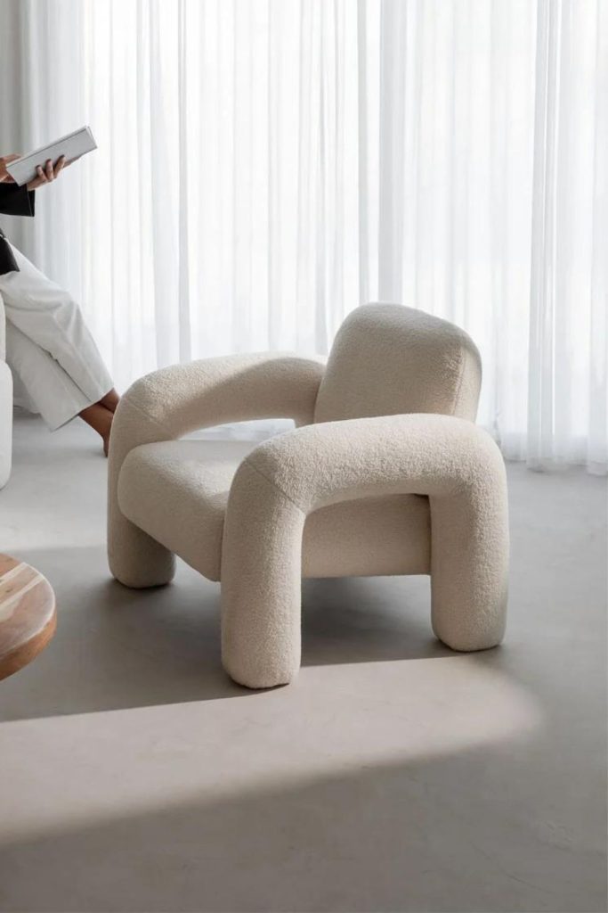 Descubre el Sillón en Borreguito Vex de Jameos Estudio: elegancia, comodidad y diseño vanguardista para tu hogar. ¡Hazlo tuyo hoy mismo!