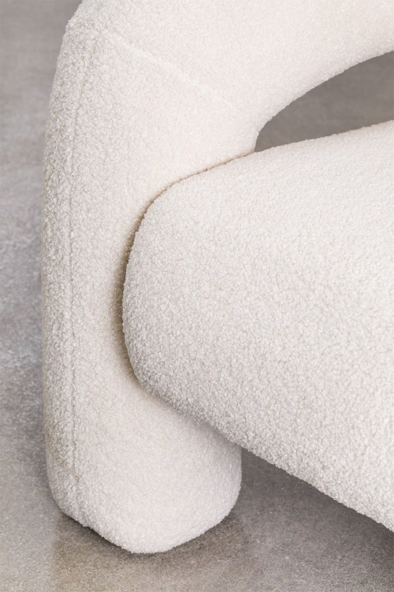 Descubre el Sillón en Borreguito Vex de Jameos Estudio: elegancia, comodidad y diseño vanguardista para tu hogar. ¡Hazlo tuyo hoy mismo!