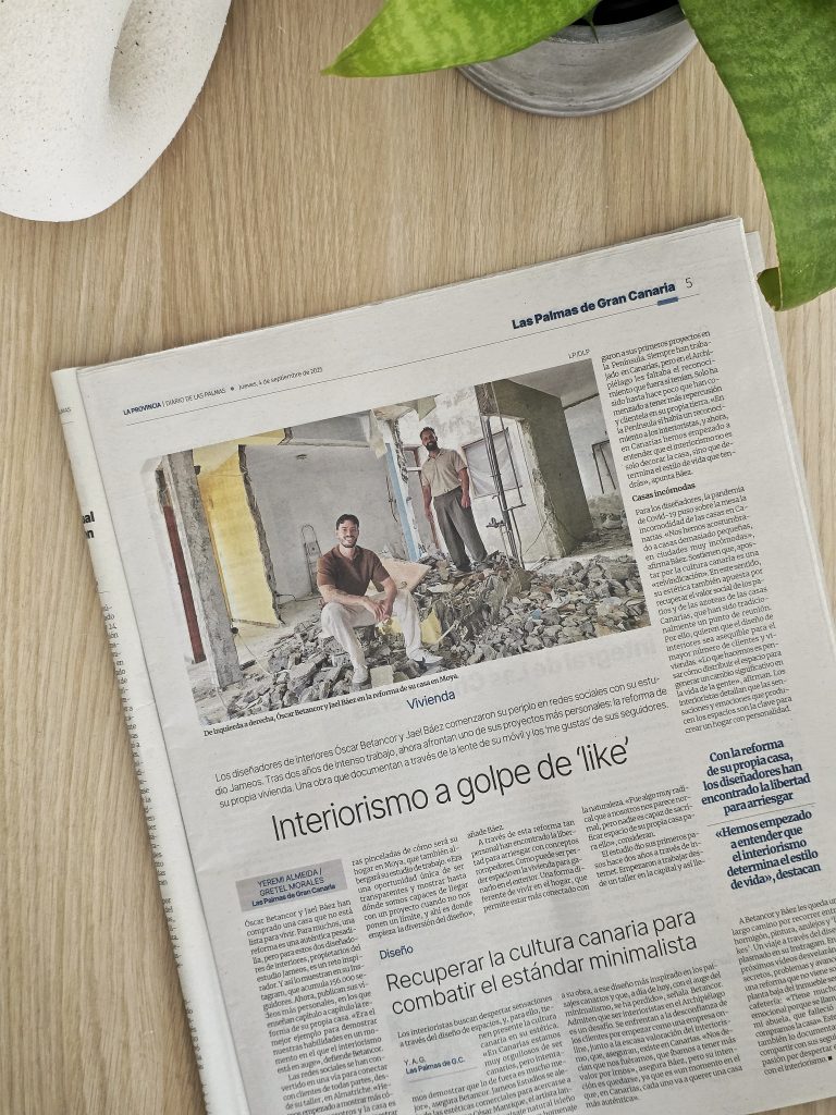 Jael Báez y Óscar Betancor de Jameos Estudio aparece en el periódico LA PROVINCIA